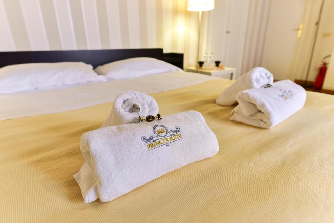 Prince'S Suite - Budget Rooms & Apt Piazza Del Popolo Рим Экстерьер фото